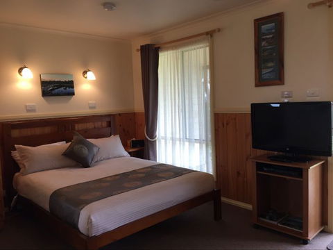 Promhills Cabins - VIC Tourism 5