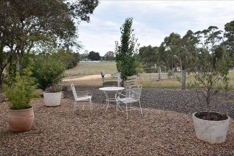 Cygnet Park Country Retreat - VIC Tourism 0