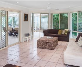 At Theme Park Central Holiday House - VIC Tourism 3