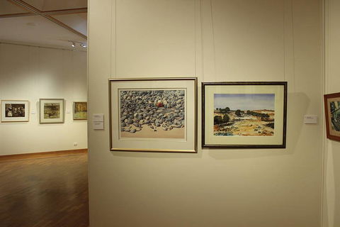 Gosford Regional Gallery & Gardens - VIC Tourism 1