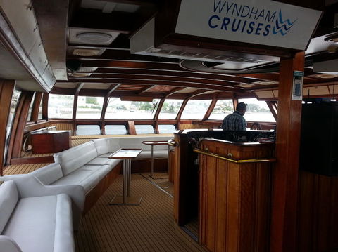 Lunch Buffet Cruise On The Gold Coast - VIC Tourism 8