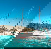 2 night Whitsunday Islands Cruise on New Horizon from Airlie Beach - VIC Tourism