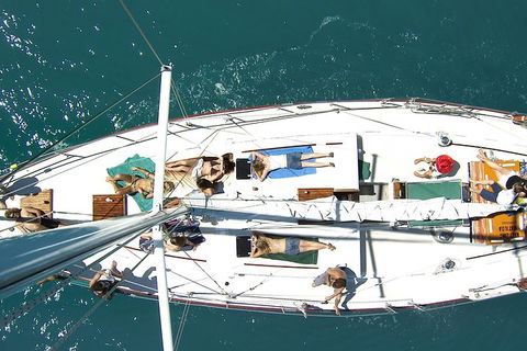 2-Day Whitsundays Sailing Adventure: Waltzing Matilda - VIC Tourism 1