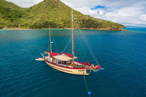 2-Day Whitsundays Sailing Adventure: Summertime - VIC Tourism 2