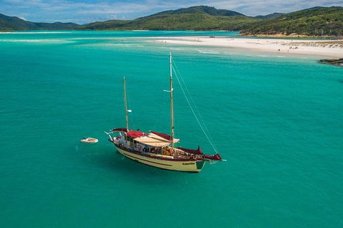 2-Day Whitsundays Sailing Adventure: Summertime - VIC Tourism 11