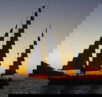 Magnetic Island Sunset Sail - VIC Tourism