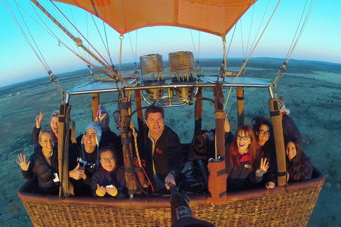 Early Morning Ballooning In Alice Springs - VIC Tourism 3