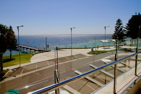 Ceduna Jetty - VIC Tourism 2