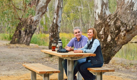 Moama Five Mile Picnic Area - VIC Tourism 0