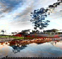 Savannah Visitor Plaza Taronga Western Plains Zoo Dubbo - VIC Tourism