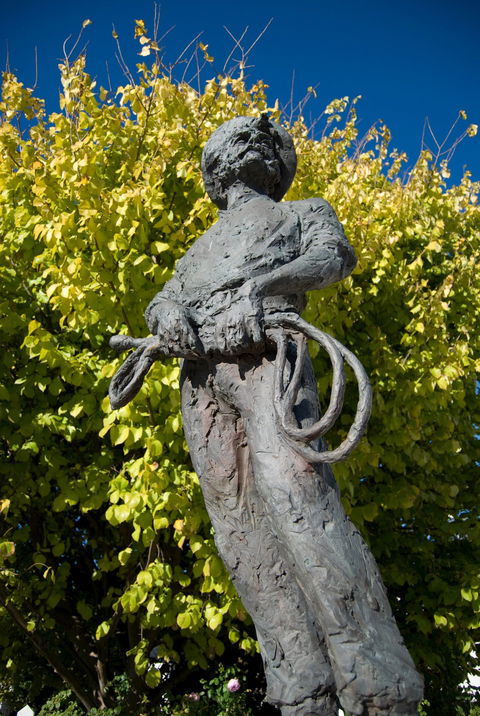 Alexander Cameron Statue - VIC Tourism 1
