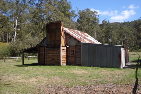 Fry's Hut - VIC Tourism 0