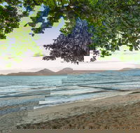 Holloways Beach - VIC Tourism