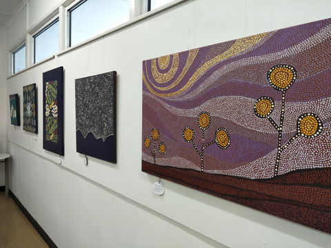 Waralungku Arts - Borroloola - VIC Tourism 2