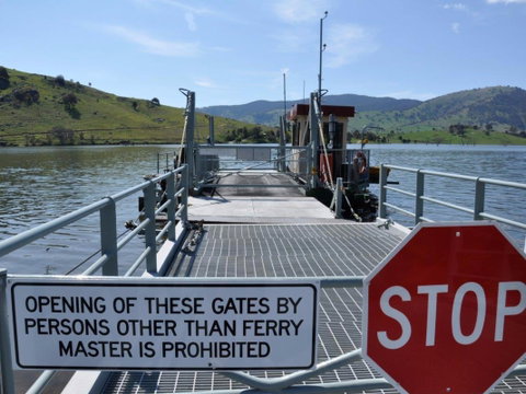 Wymah Ferry - VIC Tourism 0