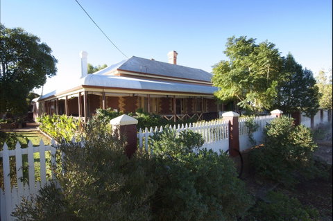 Hoover House - VIC Tourism 0