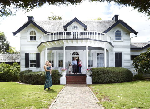 Mulberry Hill - VIC Tourism 0