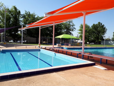 Cootamundra Municipal Swimming Pool - VIC Tourism 0