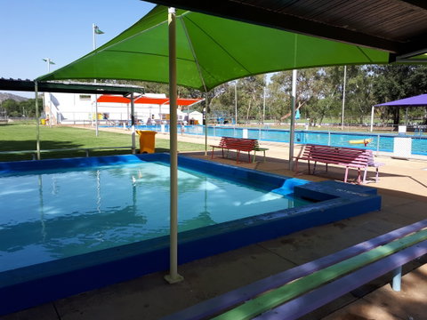 Cootamundra Municipal Swimming Pool - VIC Tourism 2