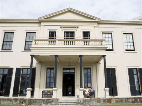 Elizabeth Bay House - VIC Tourism 0