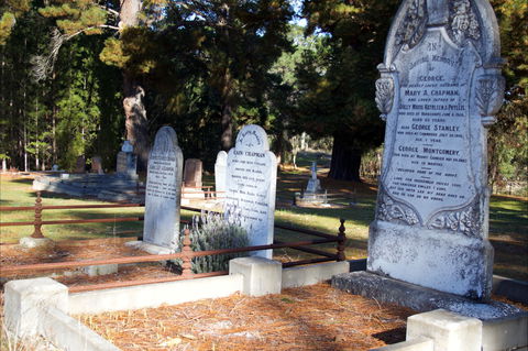 Lucindale Cemetery - VIC Tourism 0