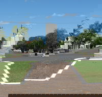 War Memorial and Heroes Avenue Roma - VIC Tourism