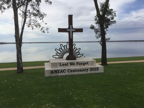Anzac Centenary Cross - VIC Tourism 0