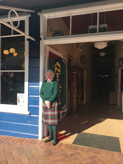 Broughton Antiques - VIC Tourism 0