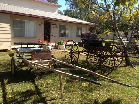 Mr And Mrs Behan Sulky Display - VIC Tourism 0