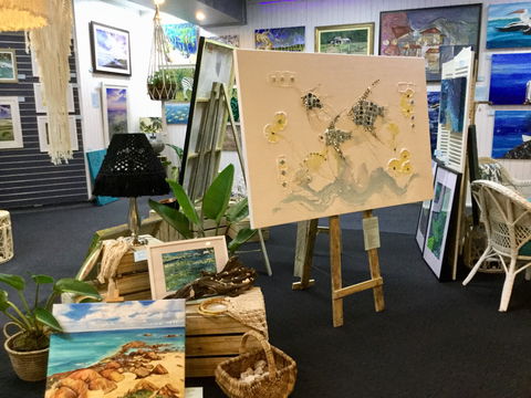 Straddievarious Gallery - VIC Tourism 0