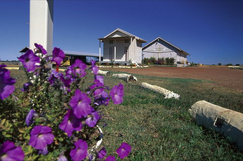 Aramac - VIC Tourism 0