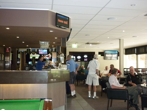 Queanbeyan Golf Club - VIC Tourism 1