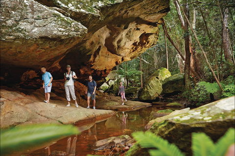 The Burnett Circle - VIC Tourism 0