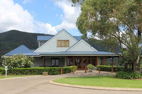 Audrey Wilkinson Vineyard: Picnic With Wine Masterclass Tasting - VIC Tourism 5