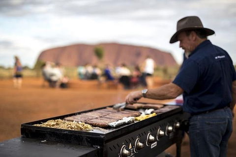 Sunset Australian Barbecue Dinner In Uluru - VIC Tourism 1