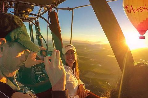 Hot Air Ballooning Tour From Cairns - VIC Tourism 0