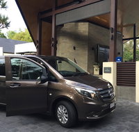 Mercedes 7 seat Limousine Cairns Airport to Port Douglas - VIC Tourism