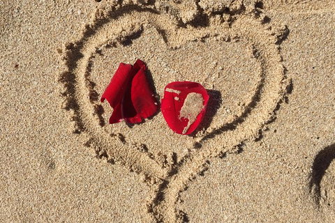Elope In Paradise - Weddings At Mission Beach - VIC Tourism 3