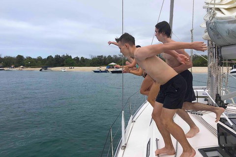 Sailing Curlew Escape On Moreton Bay - VIC Tourism 11