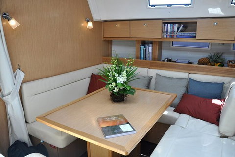 Sailing Curlew Escape On Moreton Bay - VIC Tourism 14