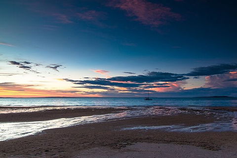 Bareboat Hire - Cattitude 7 Nights - VIC Tourism 1