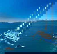 Day Sail the Whitsunday Islands on Atlantic Clipper from Airlie Beach - VIC Tourism