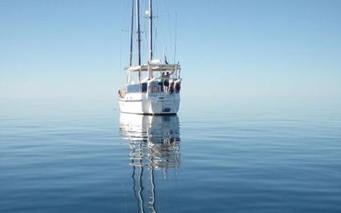 A Whitsunday Luxury Sailing Holiday - VIC Tourism 0