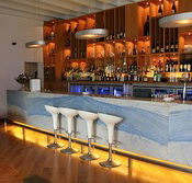 Pontoon Bar - VIC Tourism