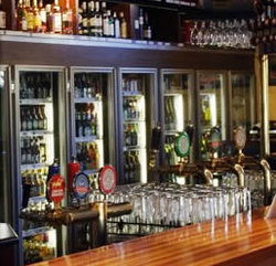 Highland Park Family Tavern - VIC Tourism 3