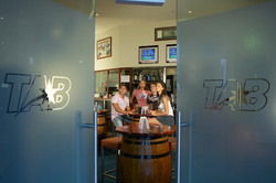 Gilhooleys Irish Pub & Restaurant - Loganholme - VIC Tourism 3