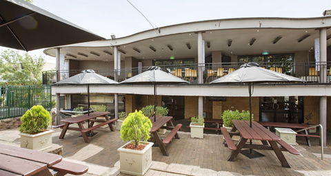 Castle Hill Tavern - VIC Tourism 1