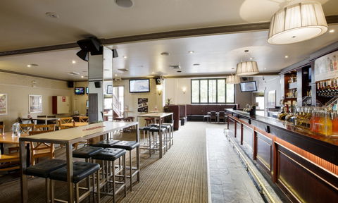 Castle Hill Tavern - VIC Tourism 3