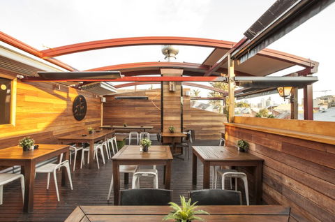 The Fox Hotel - VIC Tourism 5