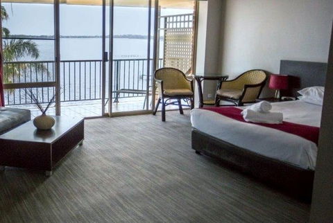 The Beachcomber Hotel - VIC Tourism 0